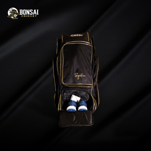 Signature duffle 5.webp